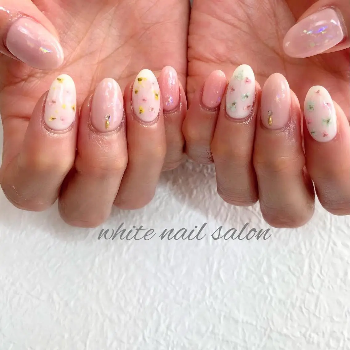 ネイル ジェルネイル ハードジェル 持ち込み ソフトジェル ハンドネイル white nail salonのネイルデザイン