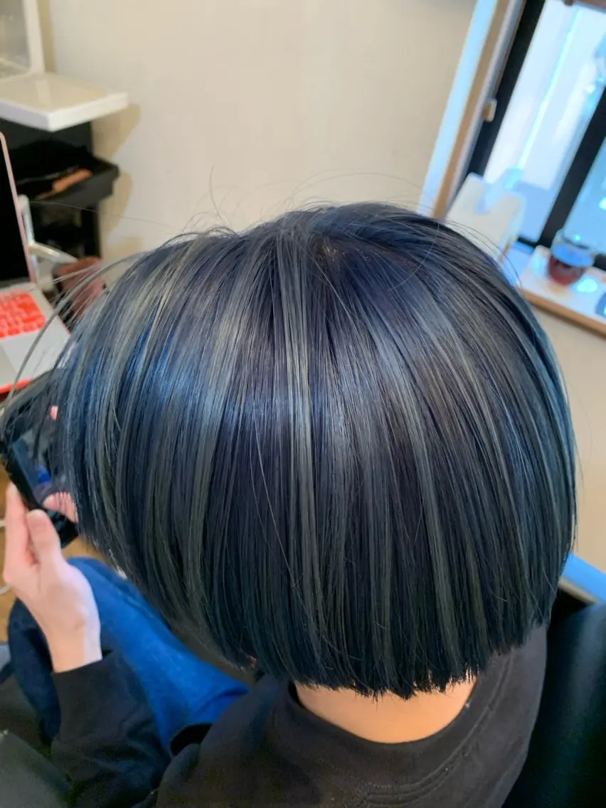 カラー ブリーチ カット ヘアカラー トリートメント じょん 。のヘアスタイル