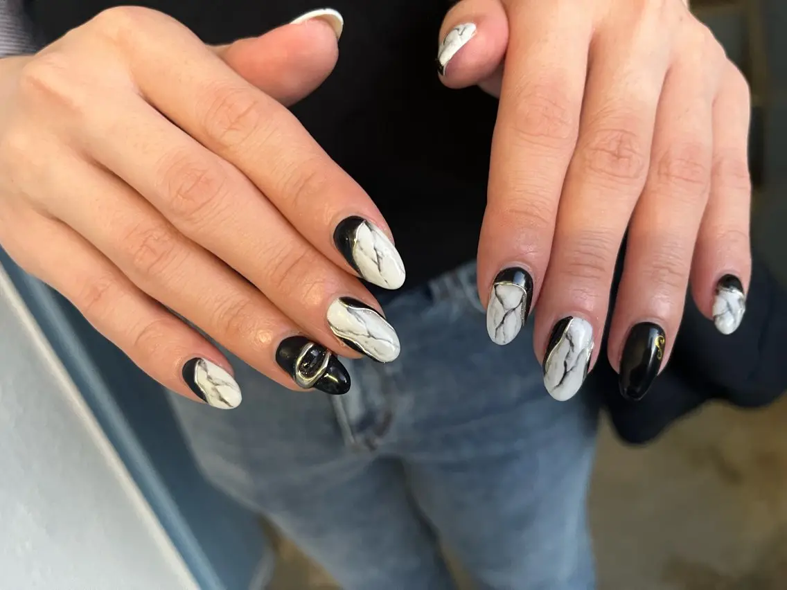 ネイル オーロラネイル ブルー フットネイル フレンチネイル ジェルネイル kiki nail たまプラーザのネイルデザイン