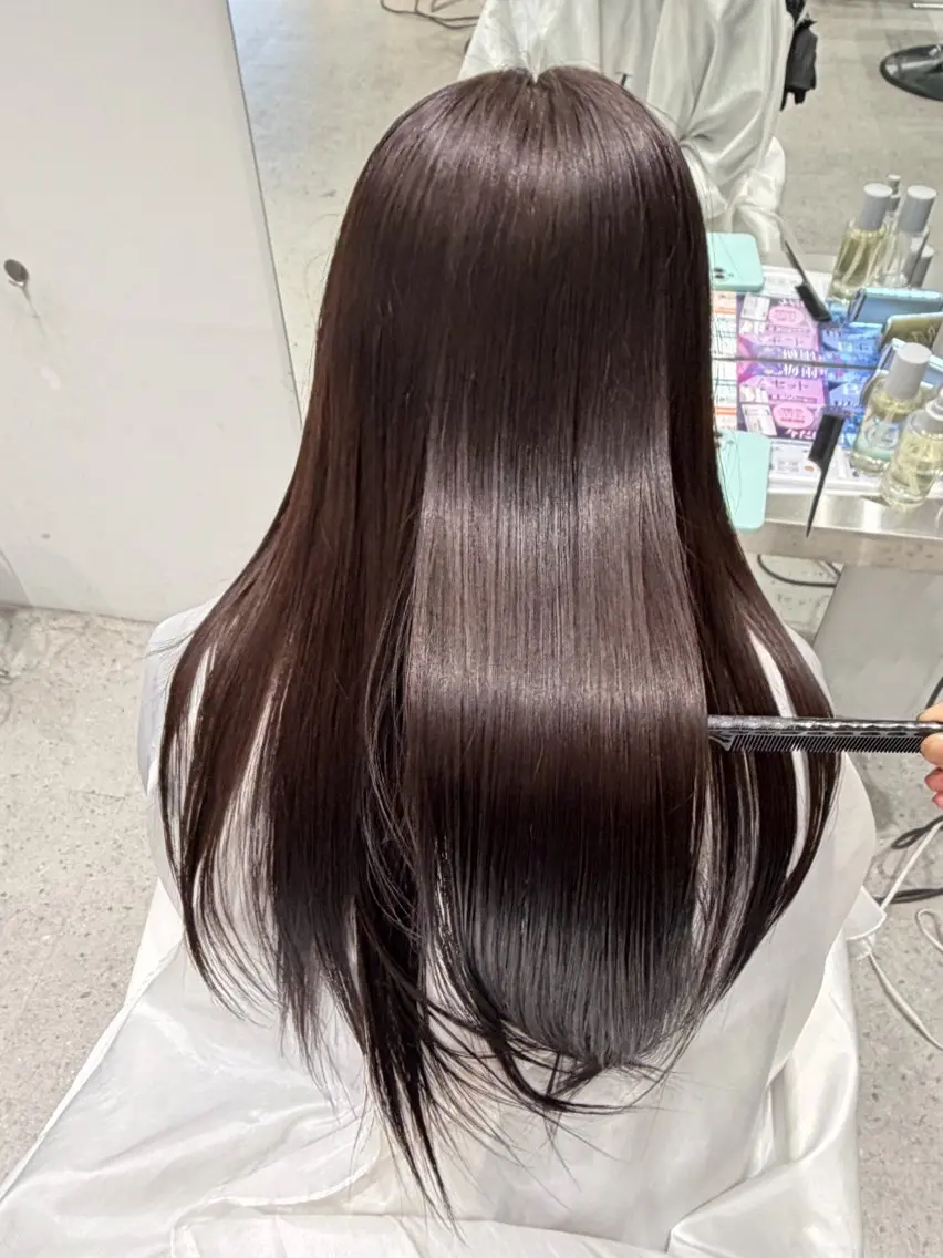 カラー 吉田 百々花のヘアスタイル