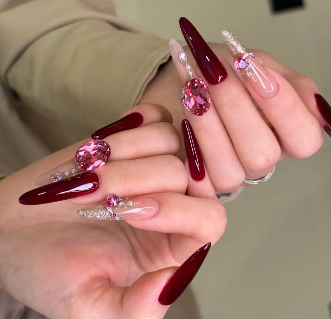 ネイル フラワーネイル フレンチネイル ガーリー キラキラネイル 韓国ネイル ハンドネイル ハンドケア Anna Melia Nailのネイルデザイン