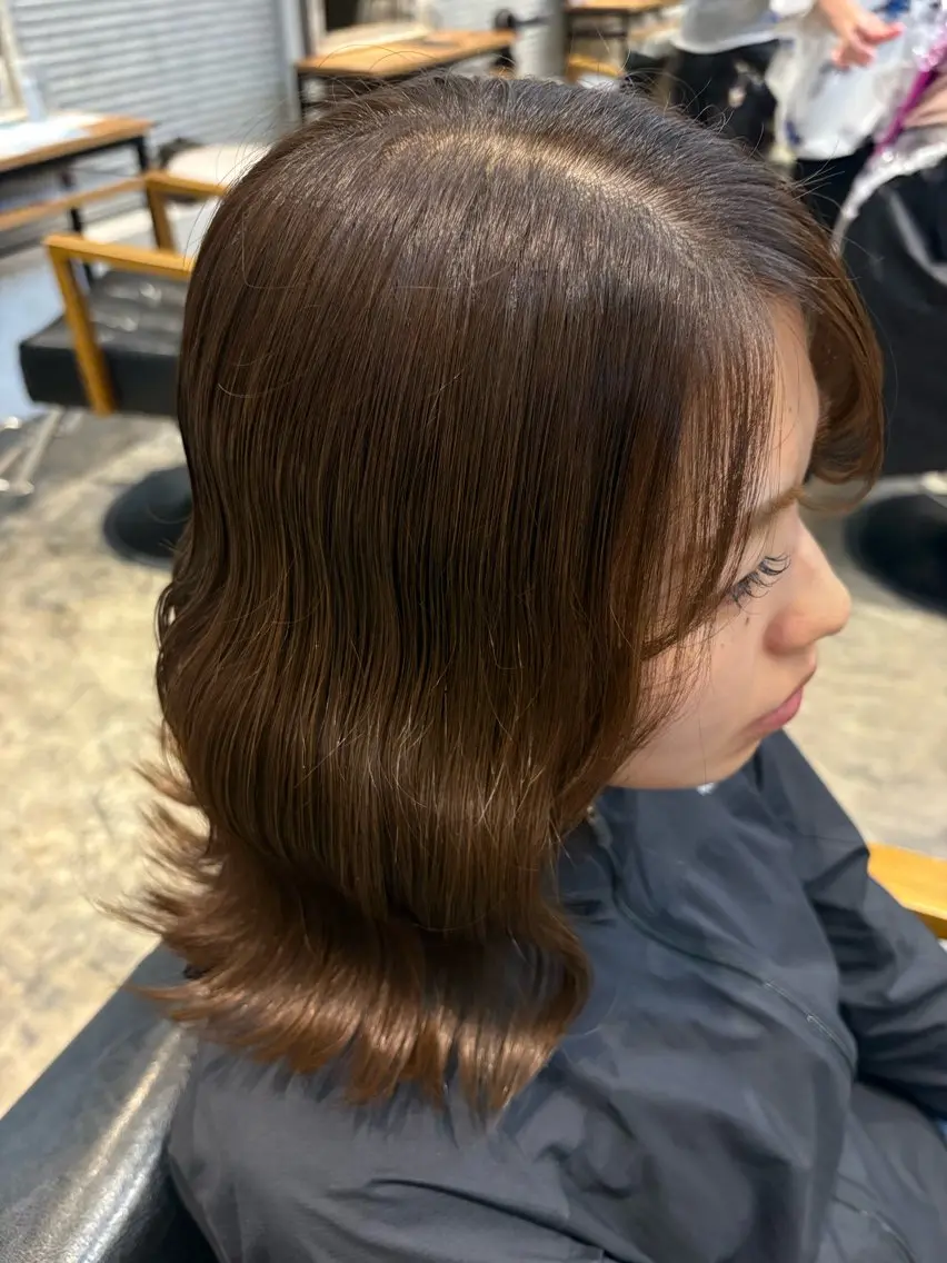 カラー 岩崎 郁音のヘアスタイル