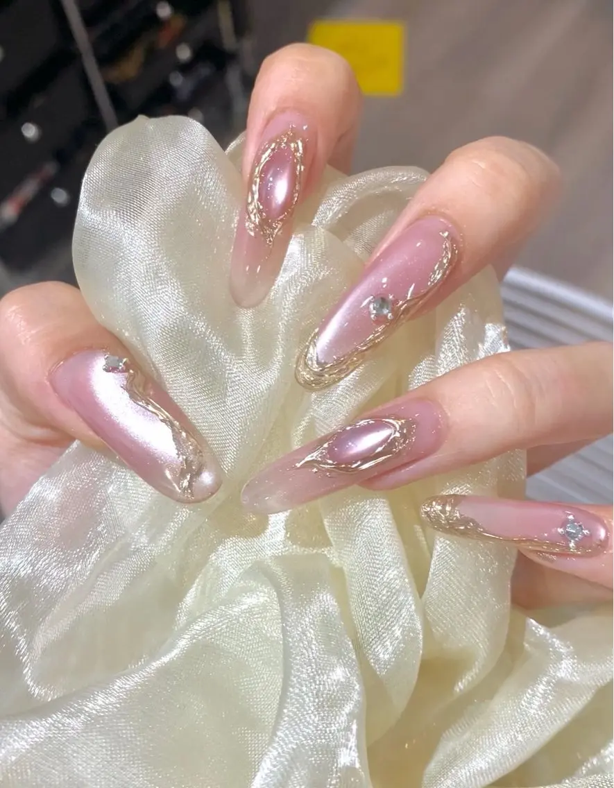 ネイル 周 テイのネイルデザイン