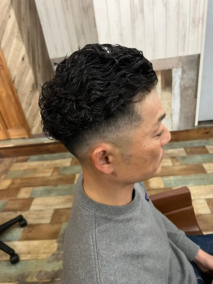 ショート パーマ メンズ フェードカット 八尾メンズ特化 スタイリスト竜也のヘアスタイル