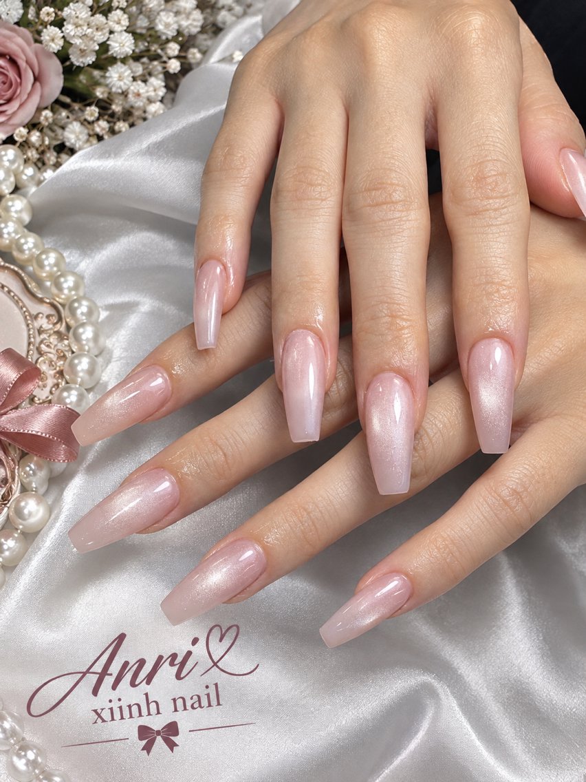 ネイル チークネイル 長さ出し フットネイル ジェルネイル 卒業式 𝓐𝓷𝓻𝓲 XiinhNailのネイルデザイン