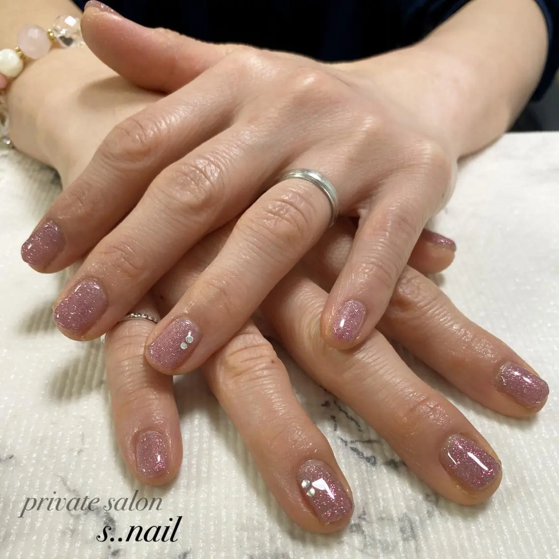 ネイル フラッシュネイル キラキラネイル ラメ(グリッター) ピンク パープル s..nail / MORITAのネイルデザイン
