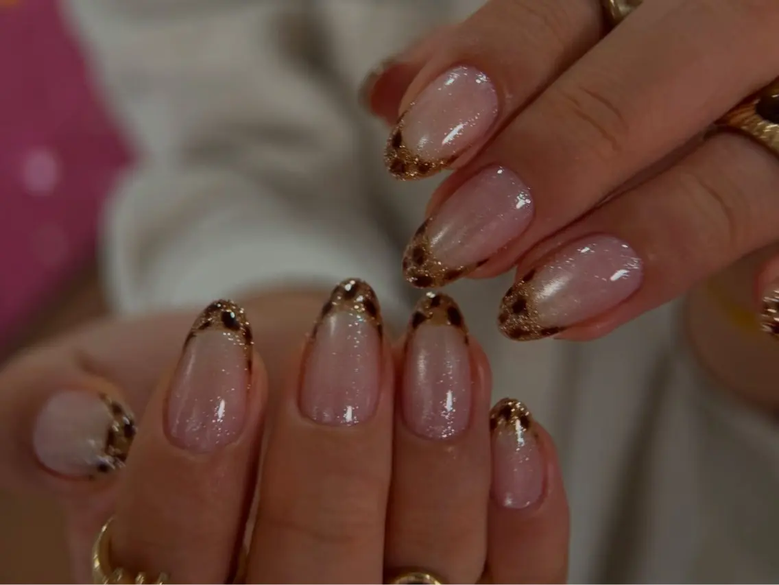 ネイル アートネイル オーロラネイル チークネイル フレンチネイル ガラスフレンチ ハンドネイル 🎀🎀YooLi Nail Salonのネイルデザイン