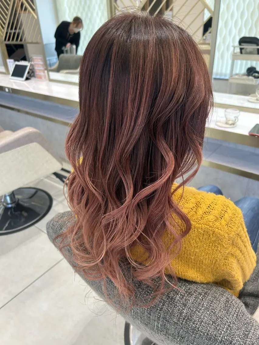 セミロング カラー バレイヤージュ ハイライトカラー 顔まわりレイヤー ハイライト 韓国風ヘア カット ヘアカラー 渡辺　亮/髪質改善 レイヤーカットのヘアスタイル