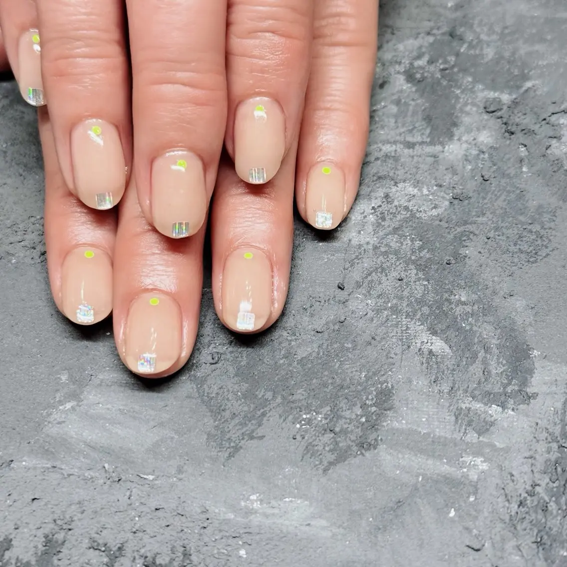 ネイル オーロラネイル ジェルネイル 氷ネイル・うるうるネイル マグネットネイル ミラーネイル VOLLMOND nailのネイルデザイン