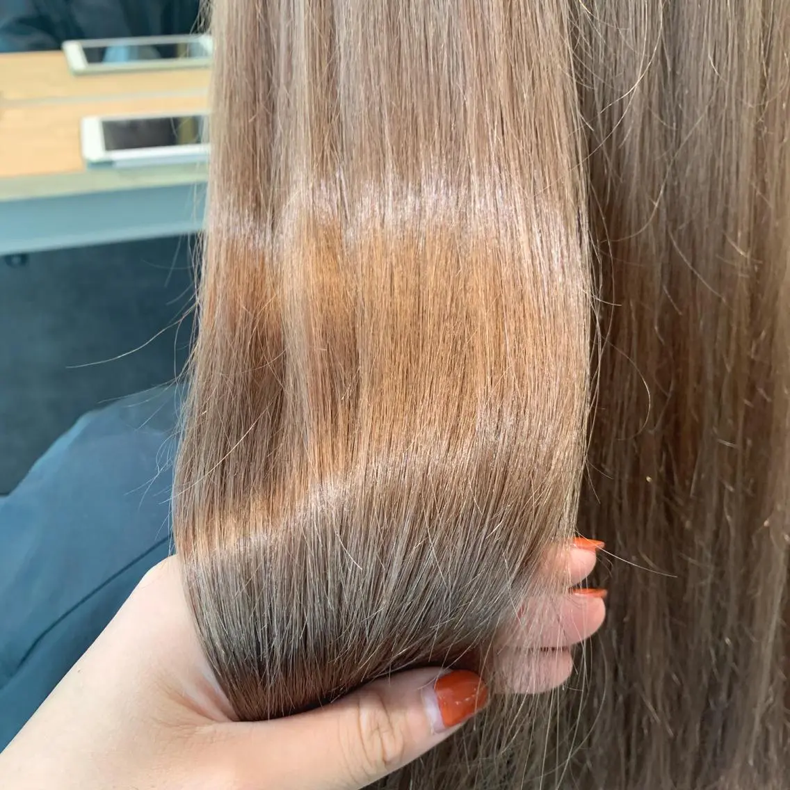 ロング カラー ベージュカラー ブリーチ カット ヘアカラー トリートメント hubhair レイヤー/透明感のヘアスタイル