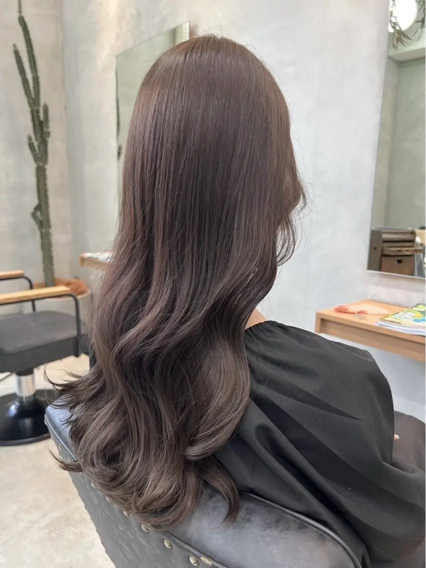 ロング カラー SOYON AYAKAのヘアスタイル