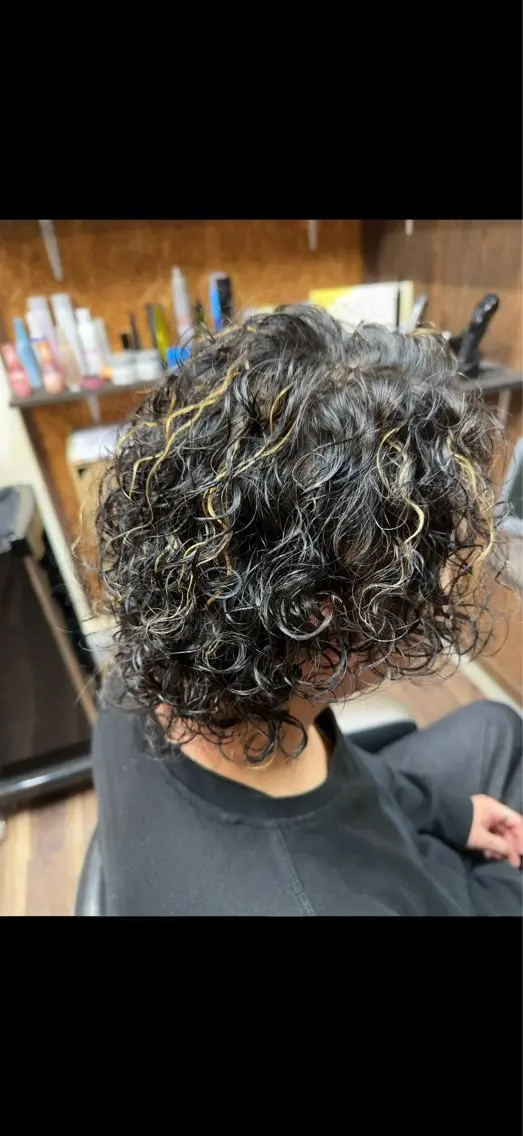 セミロング メンズ メンズメッシュ メンズパーマ セミロングパーマ カット パーマ 山宮 雅次のヘアスタイル