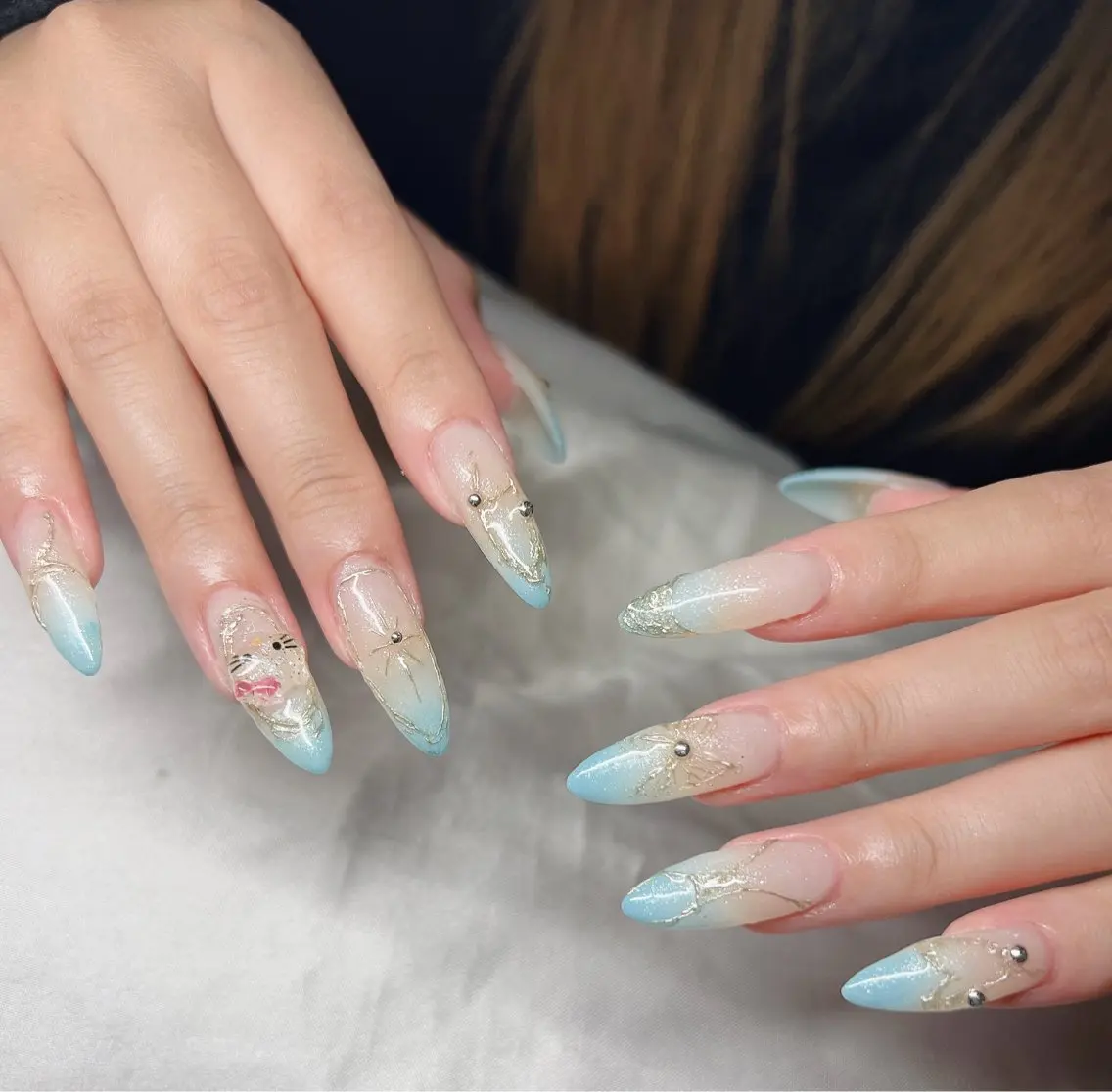 ネイル 長さ出し グラデーション 卒業式 キラキラネイル マグネットネイル ハンドネイル Lee Nailsのネイルデザイン