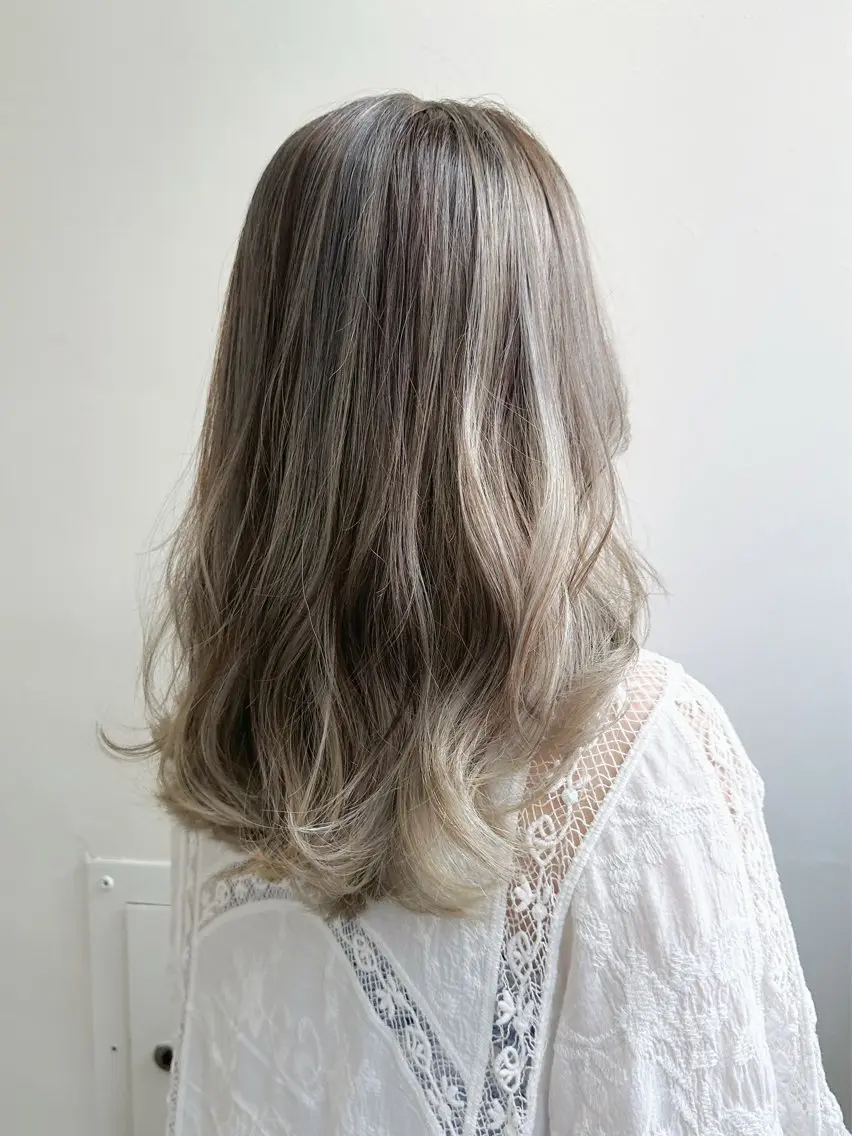 セミロング カラー バレイヤージュ グラデーションカラー レイヤーカット ヘアカラー 銀座透け感大人カラー 🌴フルカワのヘアスタイル