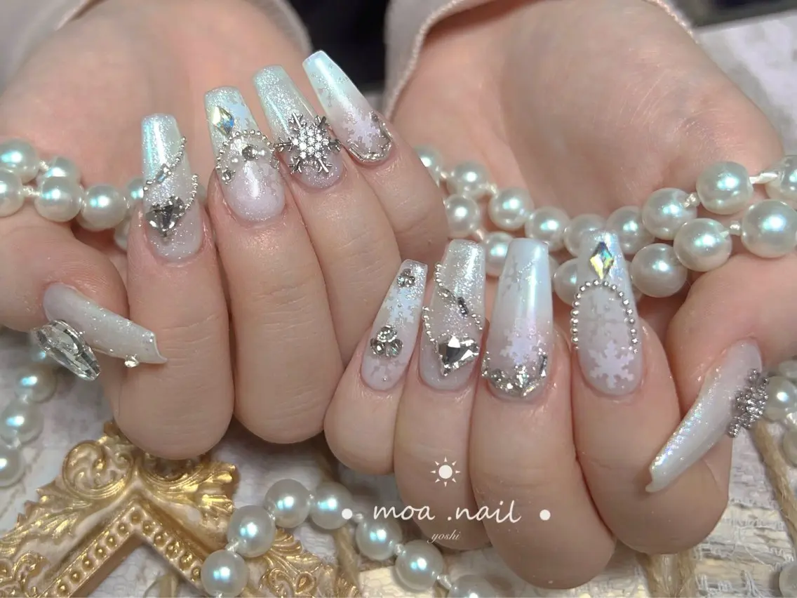ネイル MoaNail🫶 Yoshiのネイルデザイン