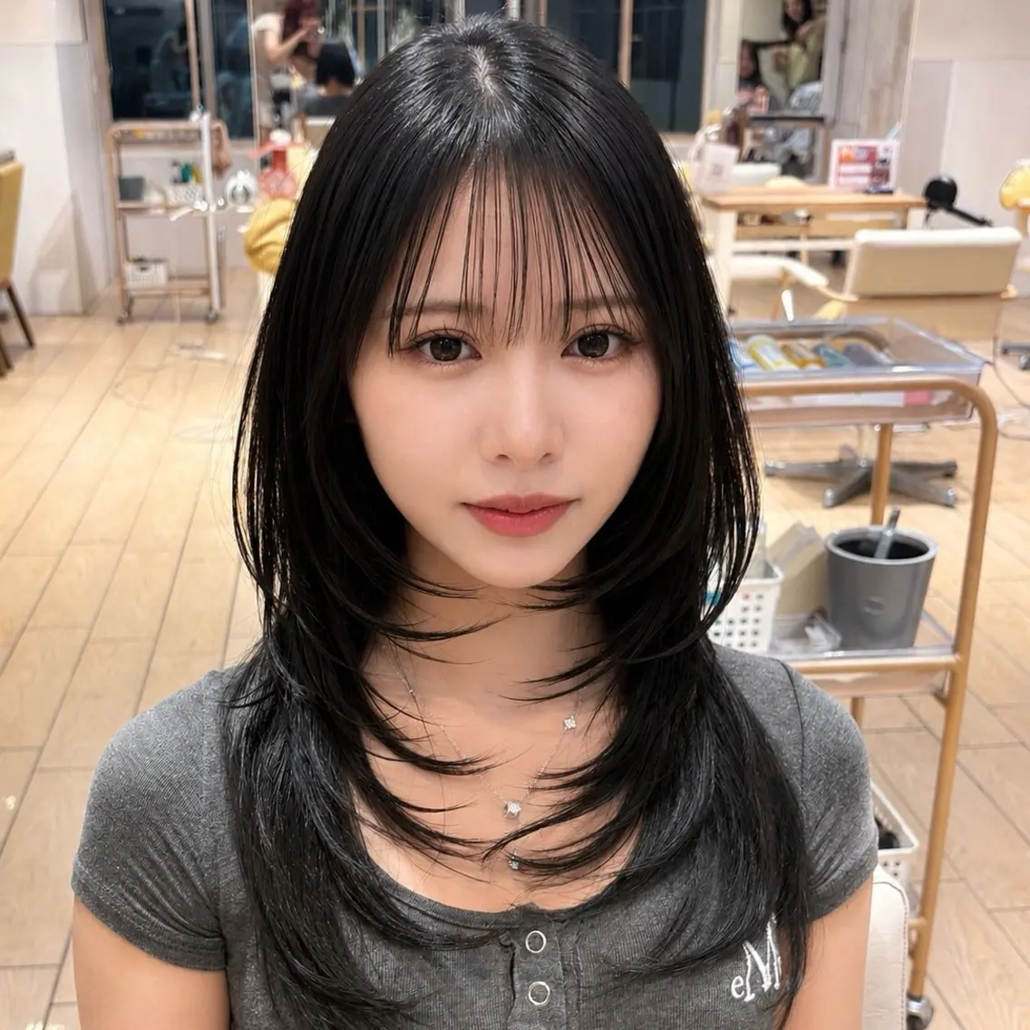 セミロング ハッシュカット カット Ami/レイヤー /柔らかカラー🌷のヘアスタイル