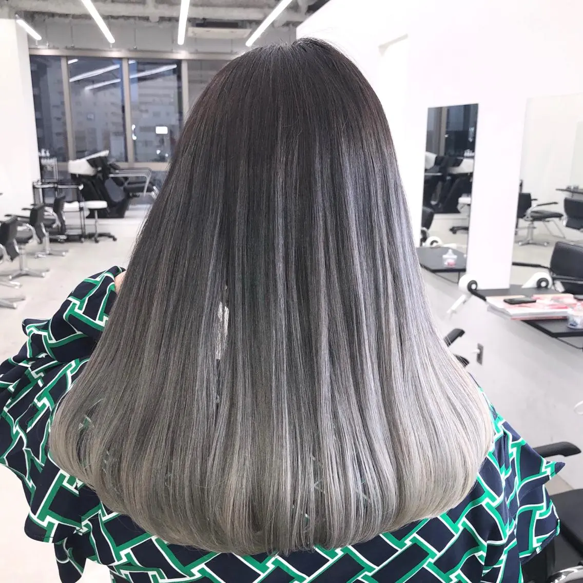 セミロング カラー カット ヘアカラー ブリーチ 透明感HIDEのヘアスタイル