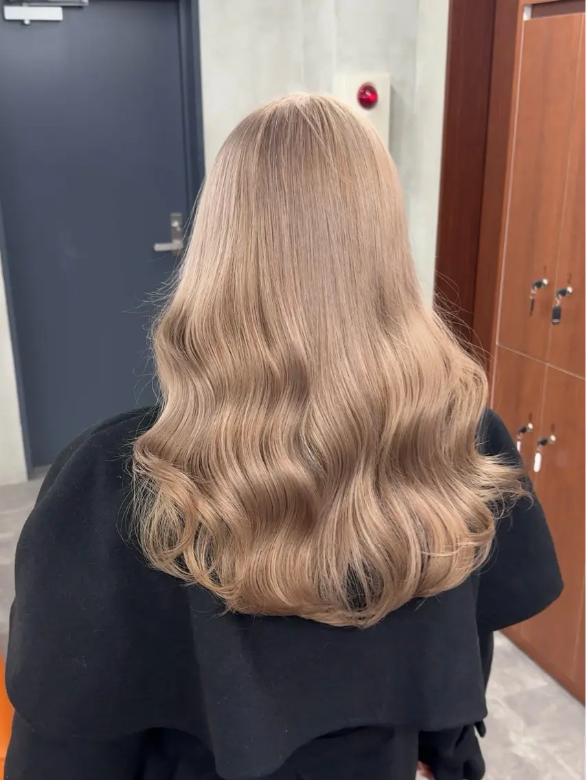 ロング カラー アッシュ ベージュカラー ブリーチ ケアブリーチ ダブルカラー カット ヘアカラー トリートメント ブリーチ ハイトーン 特化🌈フジタハルキのヘアスタイル