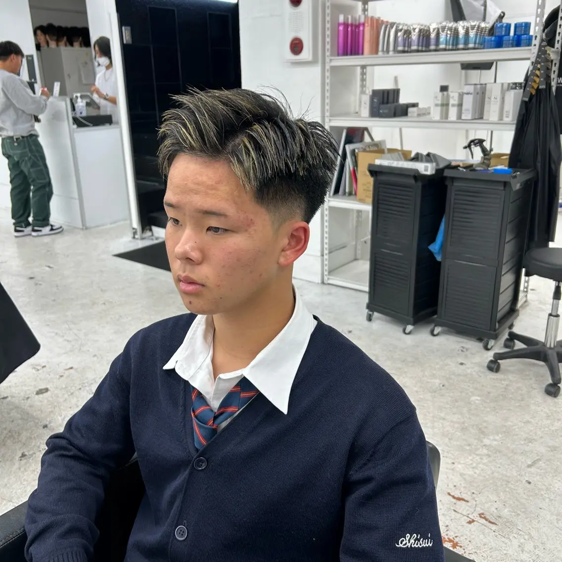 ショート カラー メンズ メンズハイライト メンズメッシュ ハイライトカラー メッシュ ハイライト カット ヘアカラー トリートメント 【メンズパーマ特化】 🍏網中勇喜のヘアスタイル