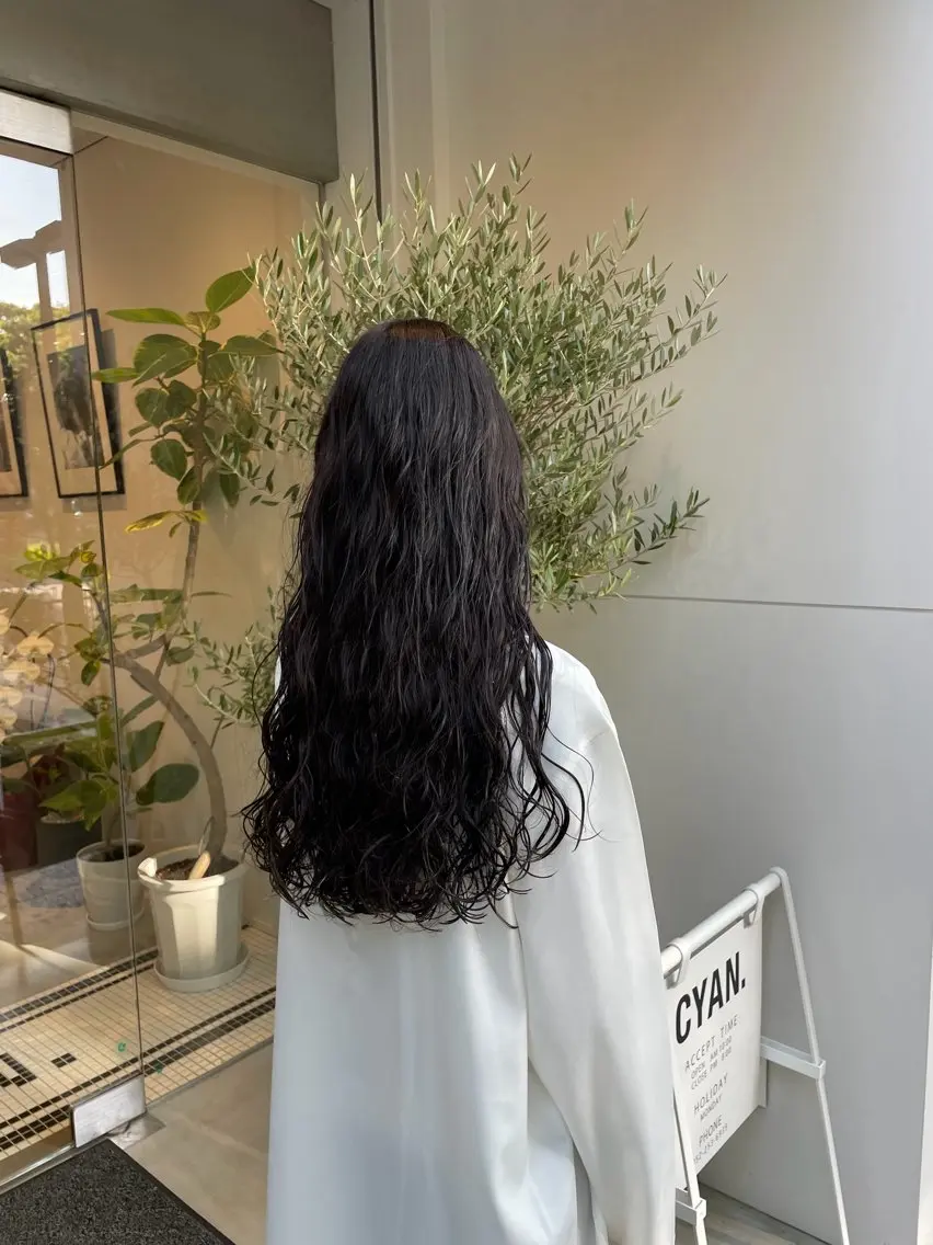 パーマ 崎久保 優菜のヘアスタイル