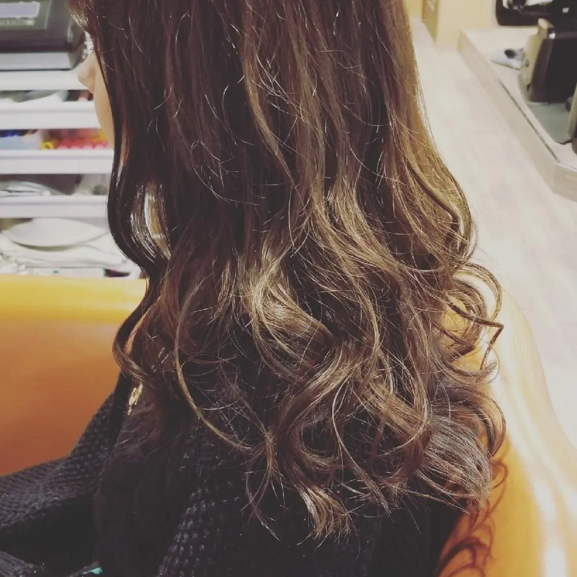 ロング カラー アディクシーカラー バレイヤージュ イルミナカラー 外国人風カラー レイヤーカット spa hair ark 富井直美のヘアスタイル