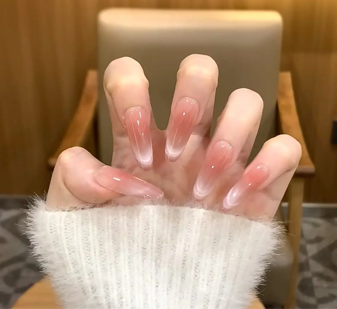 【Jr.ネイリスト】 チークネイルx先端マグネト🎄チーク部分のカラーは6色の中からお選びいただきます🌸の写真