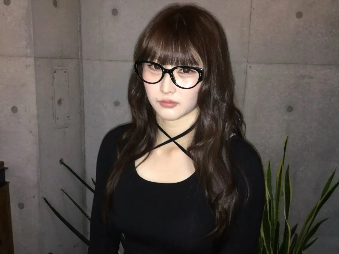 ロング カラー ヘアカラー 佐野 りおんのヘアスタイル