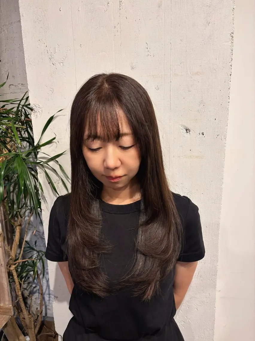 ロング レイヤーカット 小顔カット イガラシ ミクのヘアスタイル