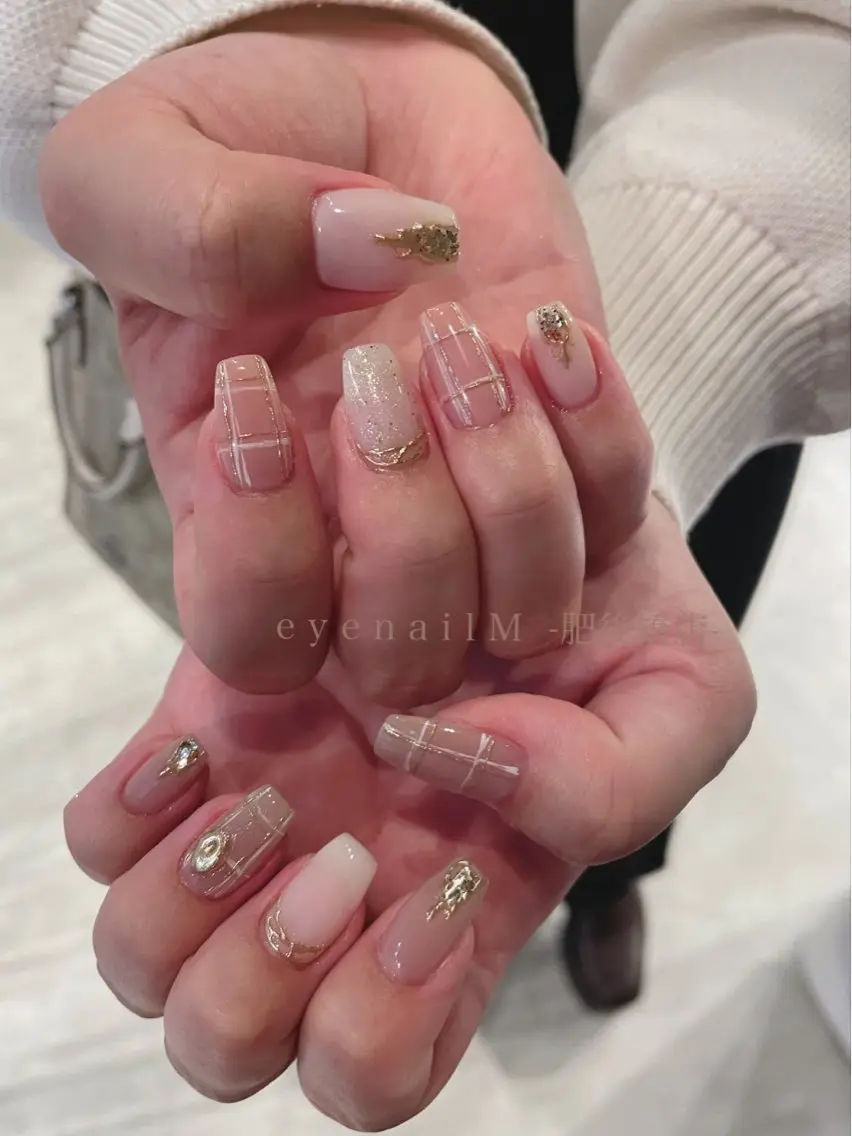 ネイル nailst Hのネイルデザイン