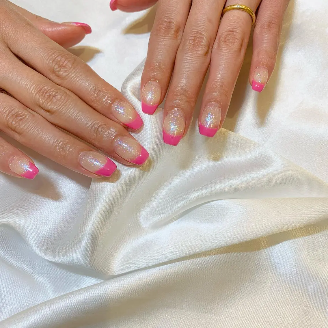 ネイル オーロラネイル クリアネイル フレンチネイル ラメ(グリッター) ピンク ハンドネイル ui nailのネイルデザイン