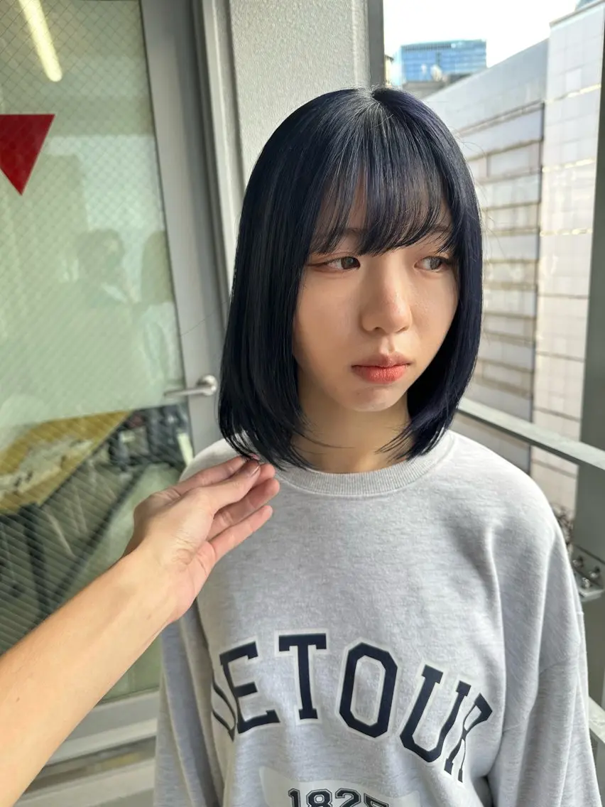 ミディアム カラー 黒髪 ブルーカラー ブルーブラック ボブ 小顔カット 平日オススメ✨ コスパ&タイパ✨山下のヘアスタイル