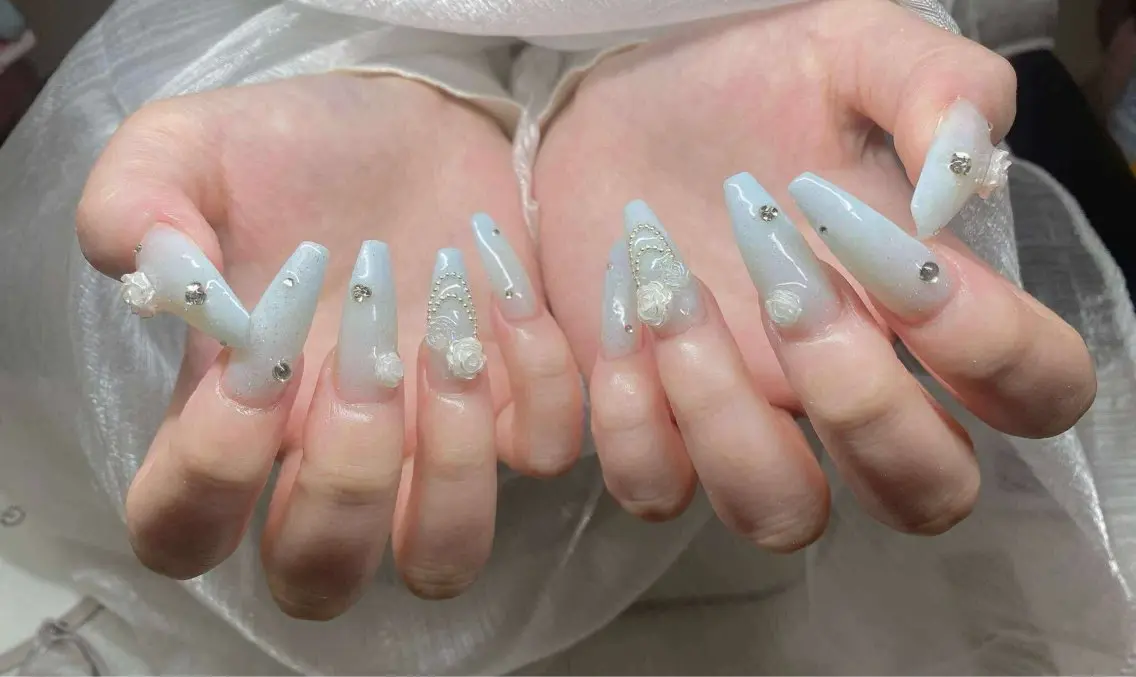 ネイル 長さ出し グラデーション 卒業式 キラキラネイル マグネットネイル ハンドネイル Lee Nailsのネイルデザイン