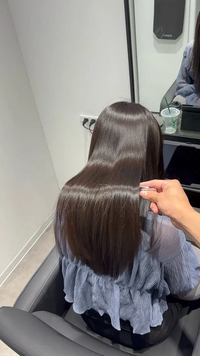 セミロング 髪質改善 縮毛矯正 カット ヘアカラー 縮毛矯正 ボブ ×縮毛矯正きりのヘアスタイル
