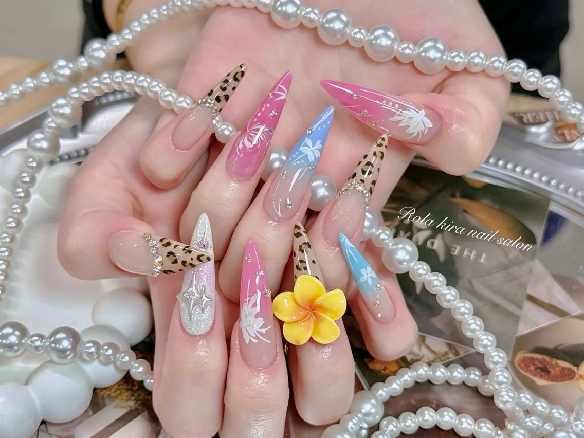 ネイル オーロラネイル チークネイル 長さ出し フットネイル フレンチネイル ハンドネイル Rola kira 麗のネイルデザイン