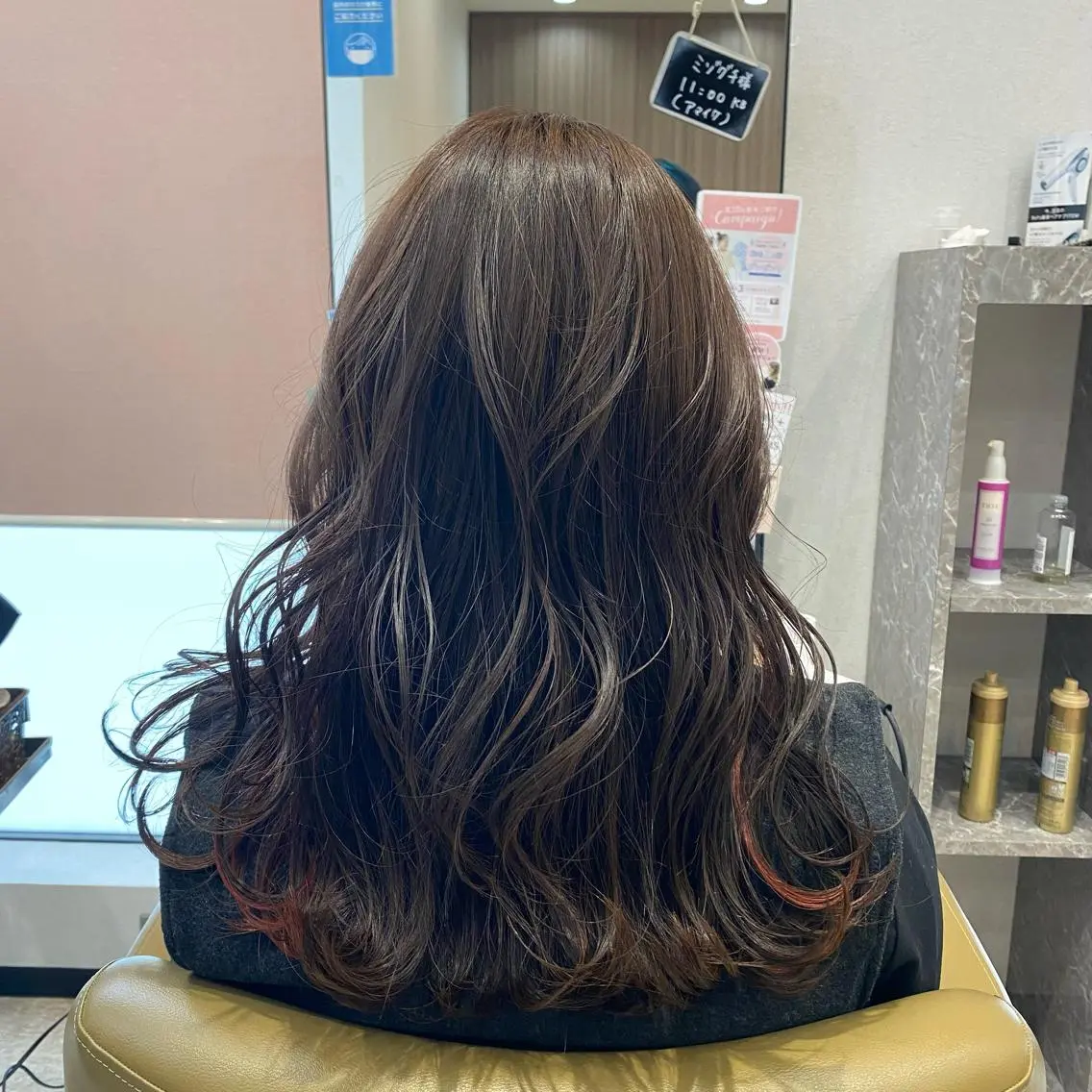 ロング ヘアアレンジ ヘアカラー 天池 結衣のヘアスタイル