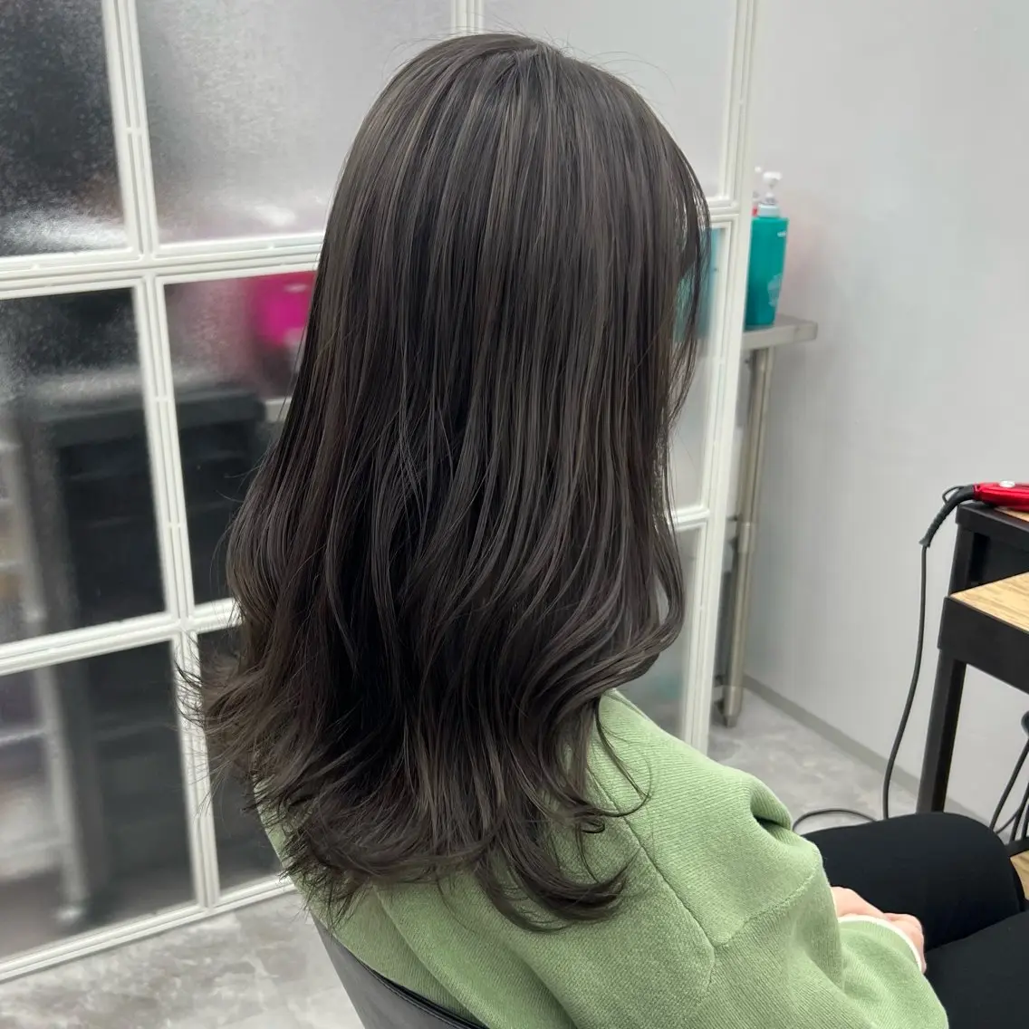 セミロング カット ヘアカラー トリートメント 岸下 理緒のヘアスタイル