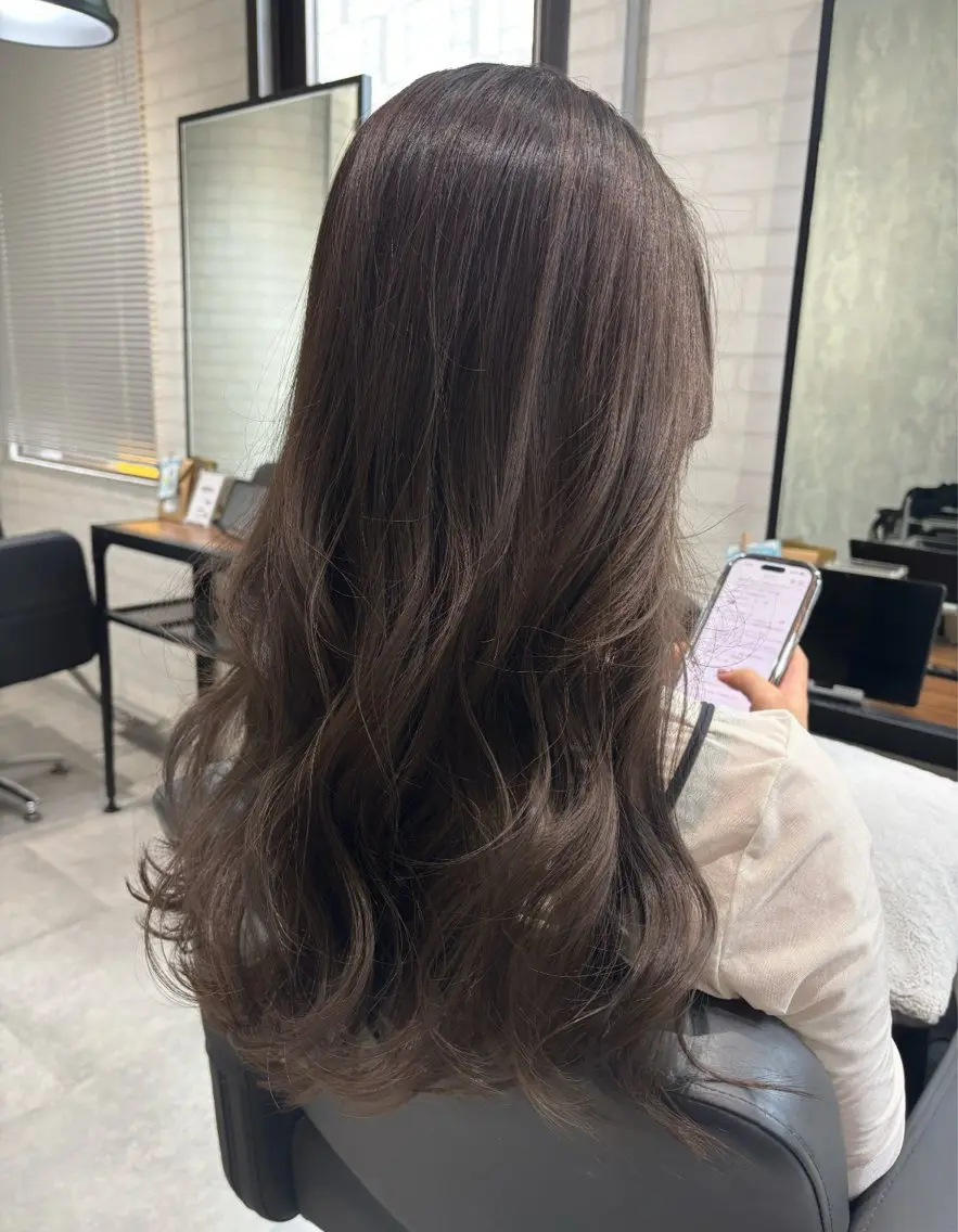 ロング カラー ヘアアレンジ カット ヘアカラー トリートメント kei🤎ベージュ /透明感カラー/博多のヘアスタイル