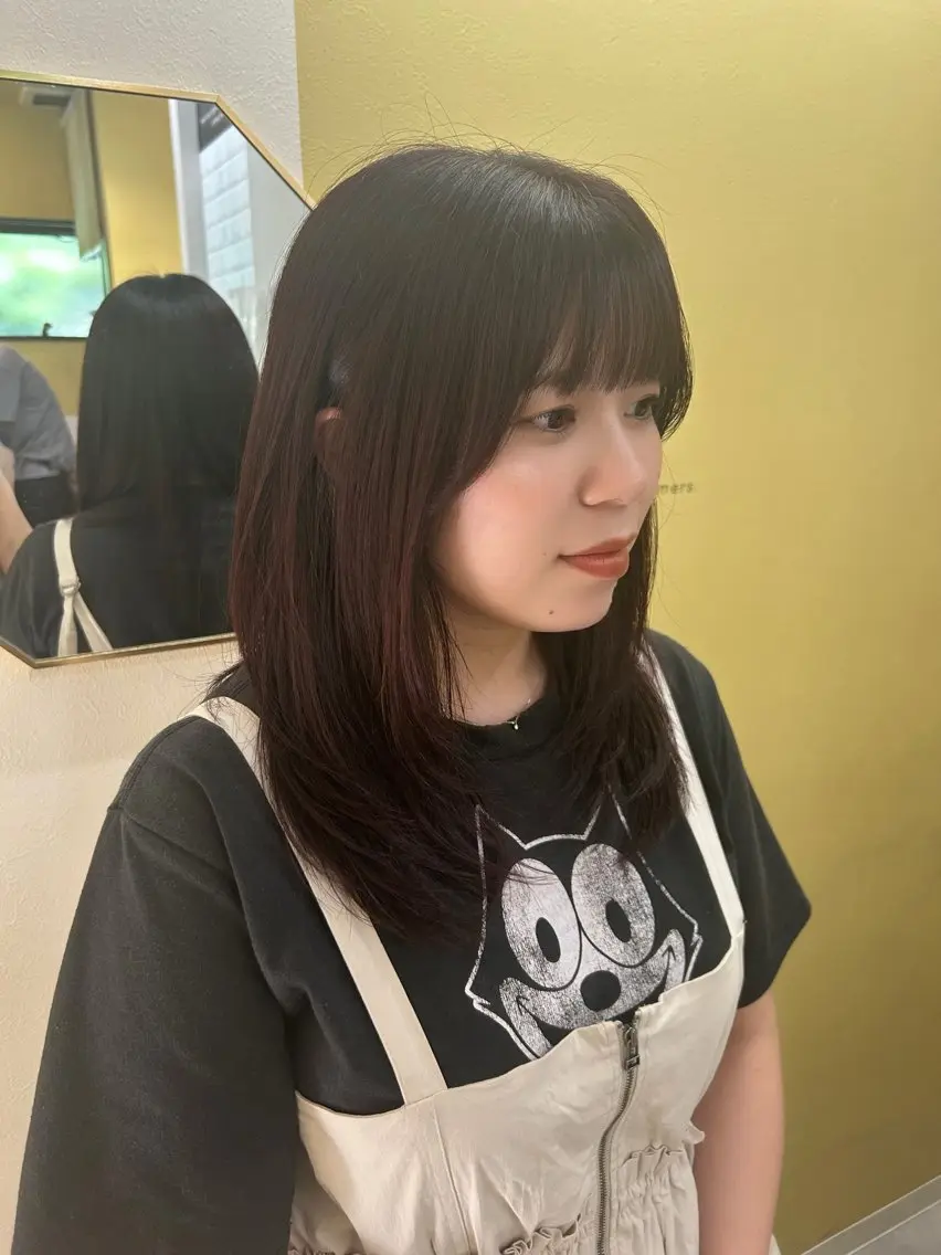 セミロング カラー ボルドーカラー 顔まわりレイヤー レイヤーカット カット ヘアカラー トリートメント hubhair レイヤー/透明感のヘアスタイル