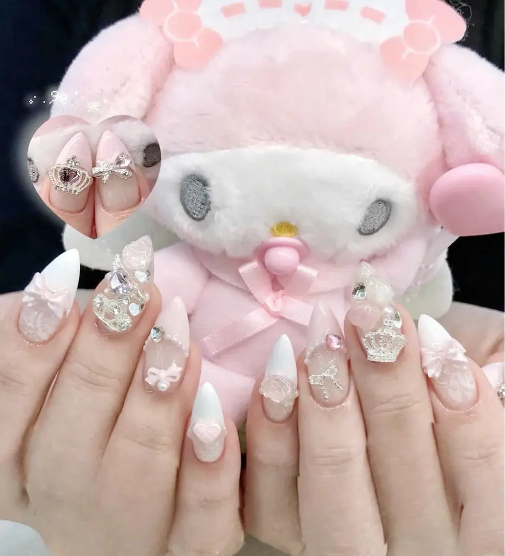 ネイル フレンチネイル キラキラネイル マグネットネイル ミラーネイル ニュアンスネイル ハンドネイル Tira Nailのネイルデザイン