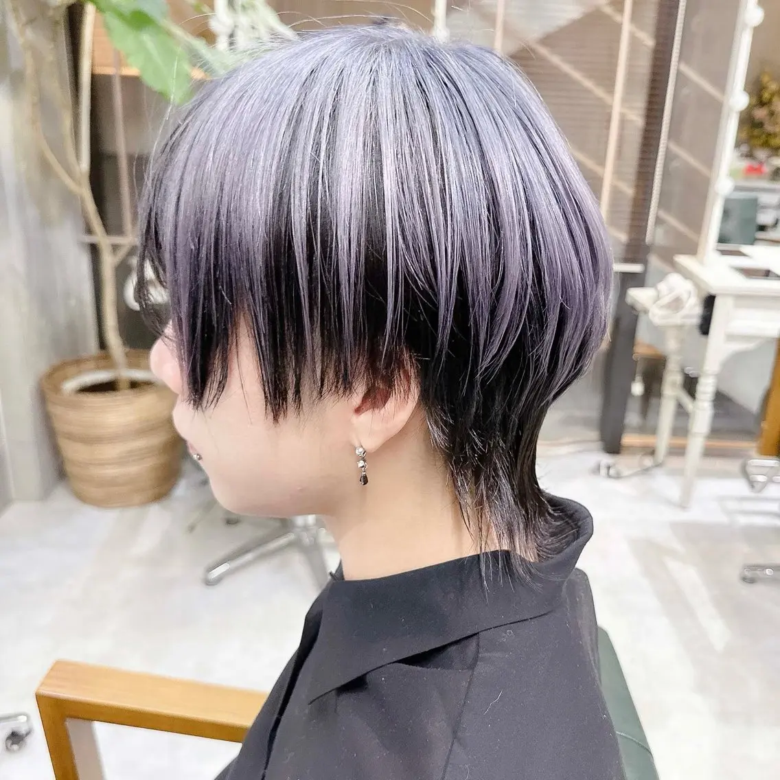 ショート カラー 黒髪 ブリーチ ブルーカラー ブルーブラック デザインカラー ヘアカラー トリートメント ヘアセット DAYS Men’sのヘアスタイル