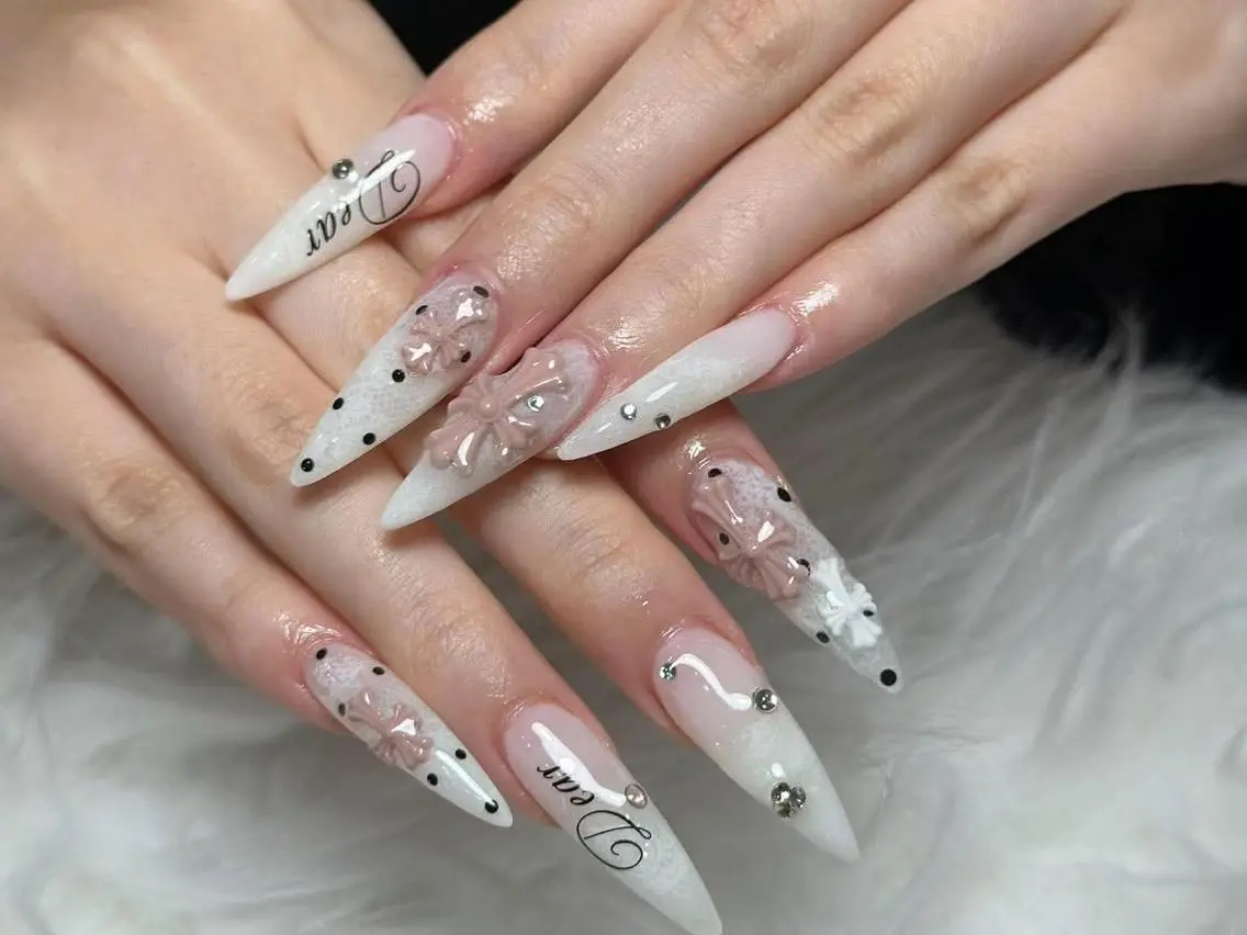 ネイル オーロラネイル 長さ出し フットネイル フレンチネイル ジェルネイル アンアンBelle Nail 池袋のネイルデザイン