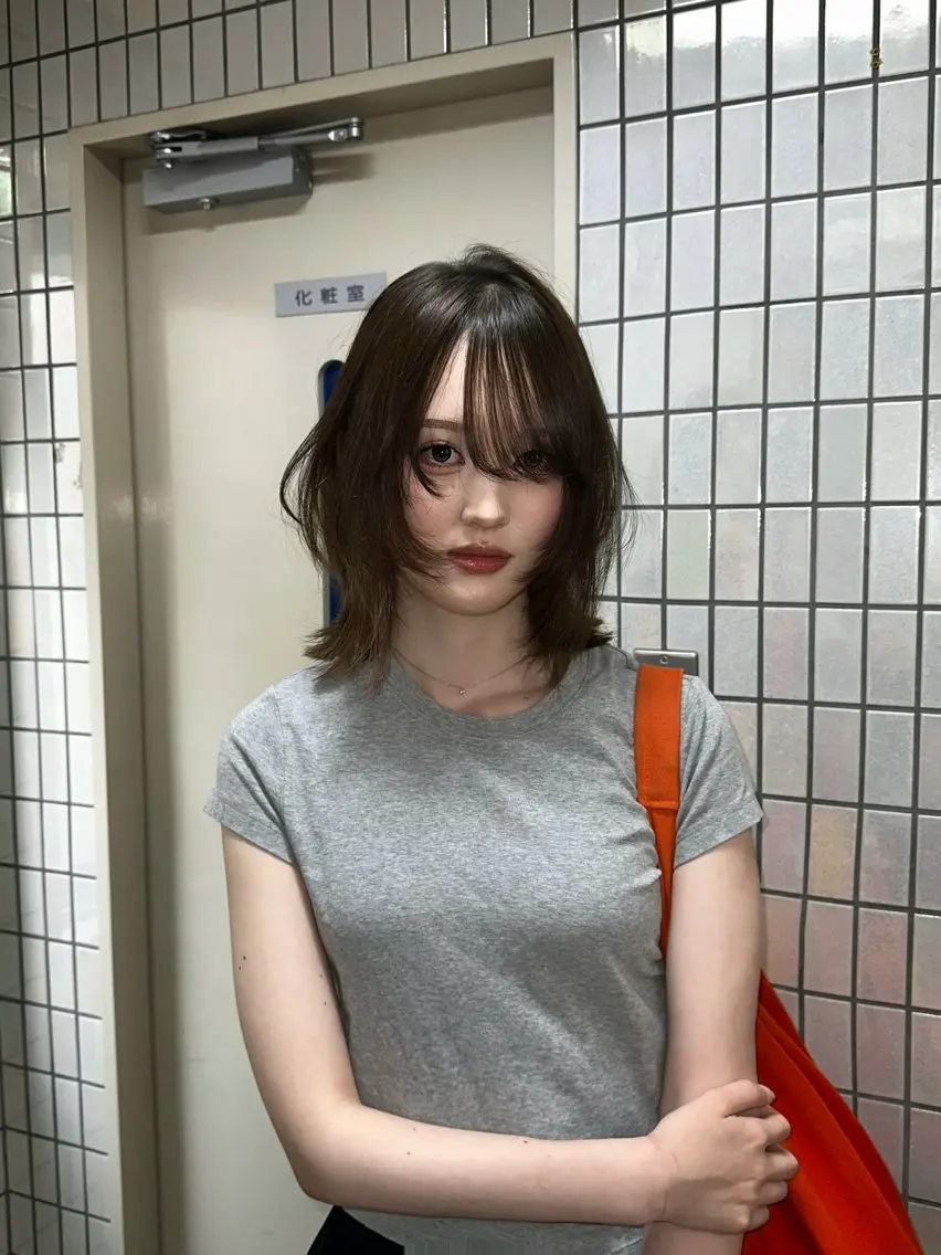 ミディアム カラー ボブレイヤー ボブ レイヤーカット カット ヘアカラー 大阪ウルフカット ハッシュカットのヘアスタイル