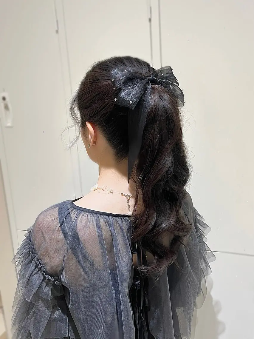 ロング カラー ヘアアレンジ ポニーテール ヘアセット hazuki🐈⬛ 透明感カラーのヘアスタイル