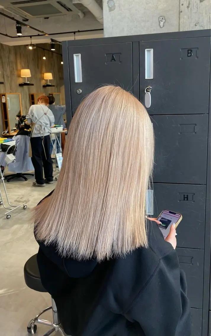 ミディアム パーマ カット ヘアカラー 佐々木 彩乃のヘアスタイル