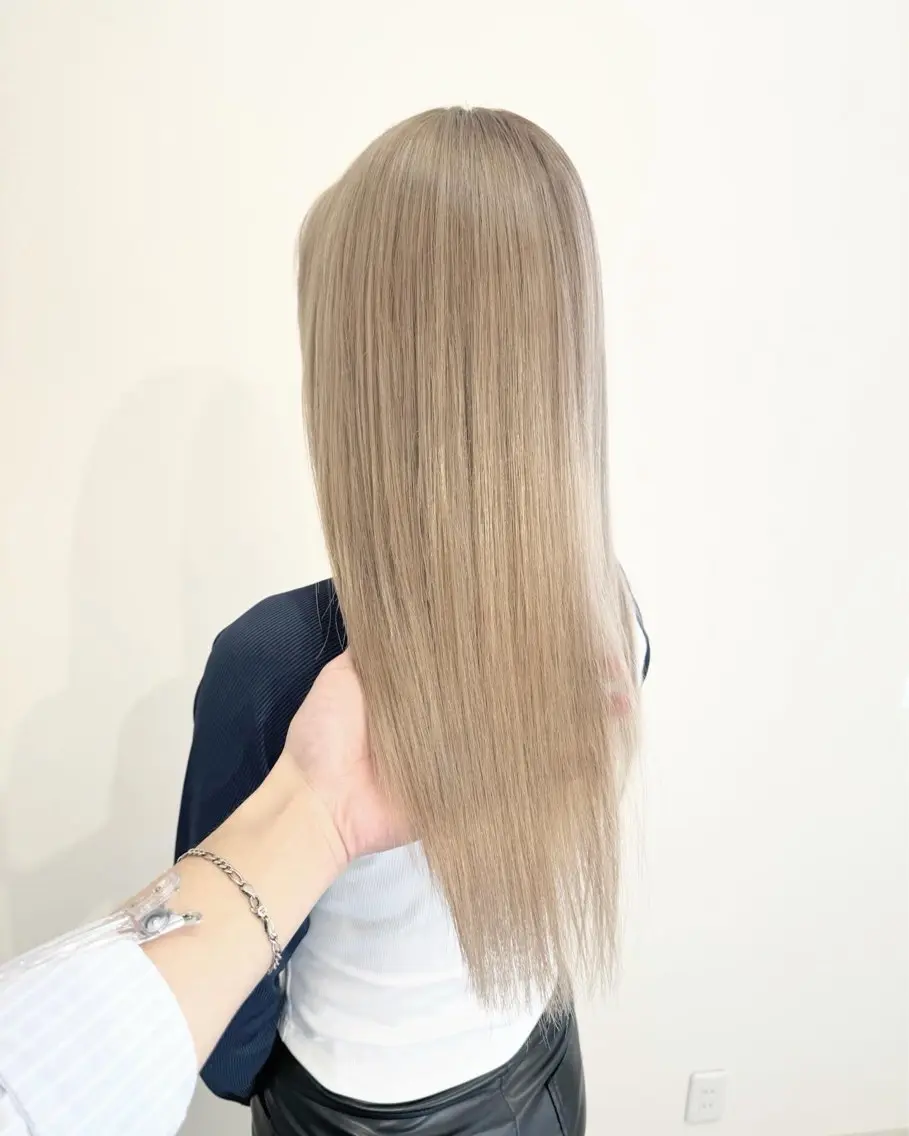 セミロング カラー ヘアカラー トリートメント ツチイ リョウタのヘアスタイル