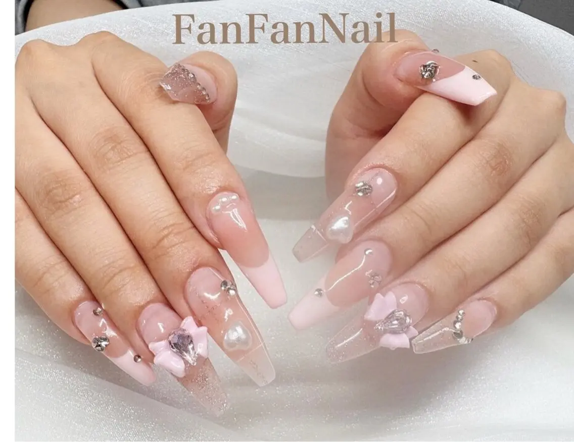 ネイル Mona FanfanNailのネイルデザイン