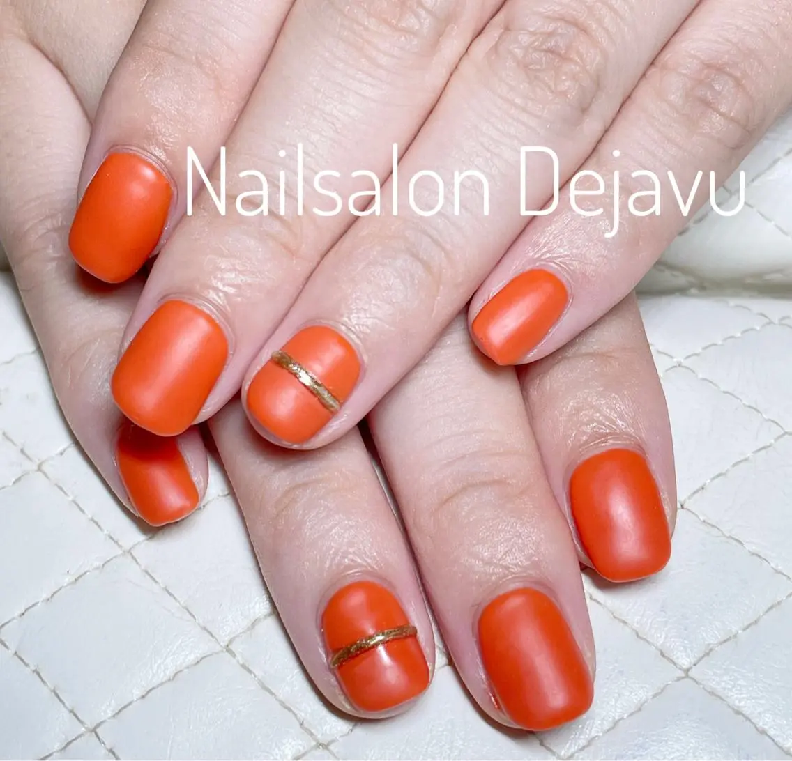 ネイル アートネイル マットネイル ワンカラーネイル オレンジ ハンドネイル Nail salon Dejavu 🌿のネイルデザイン