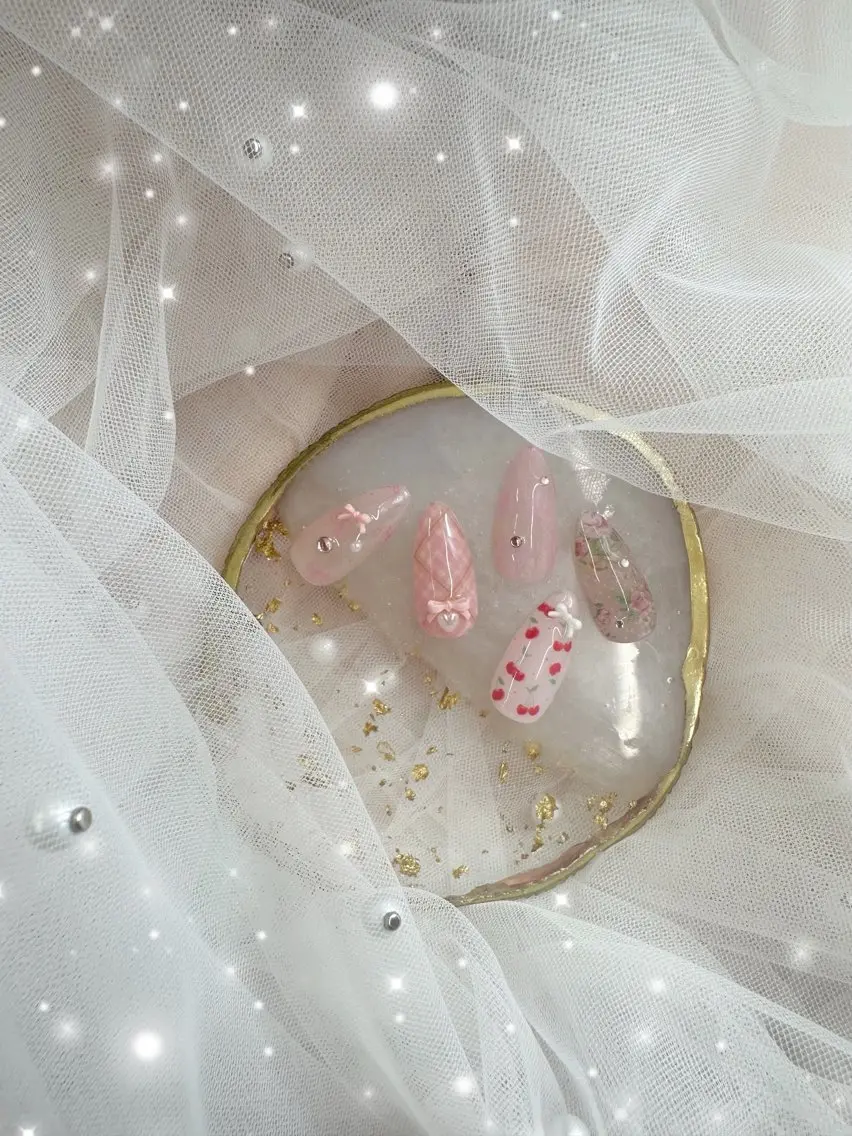 ネイル アートネイル Pawtique ワンホン.フィルインのネイルデザイン