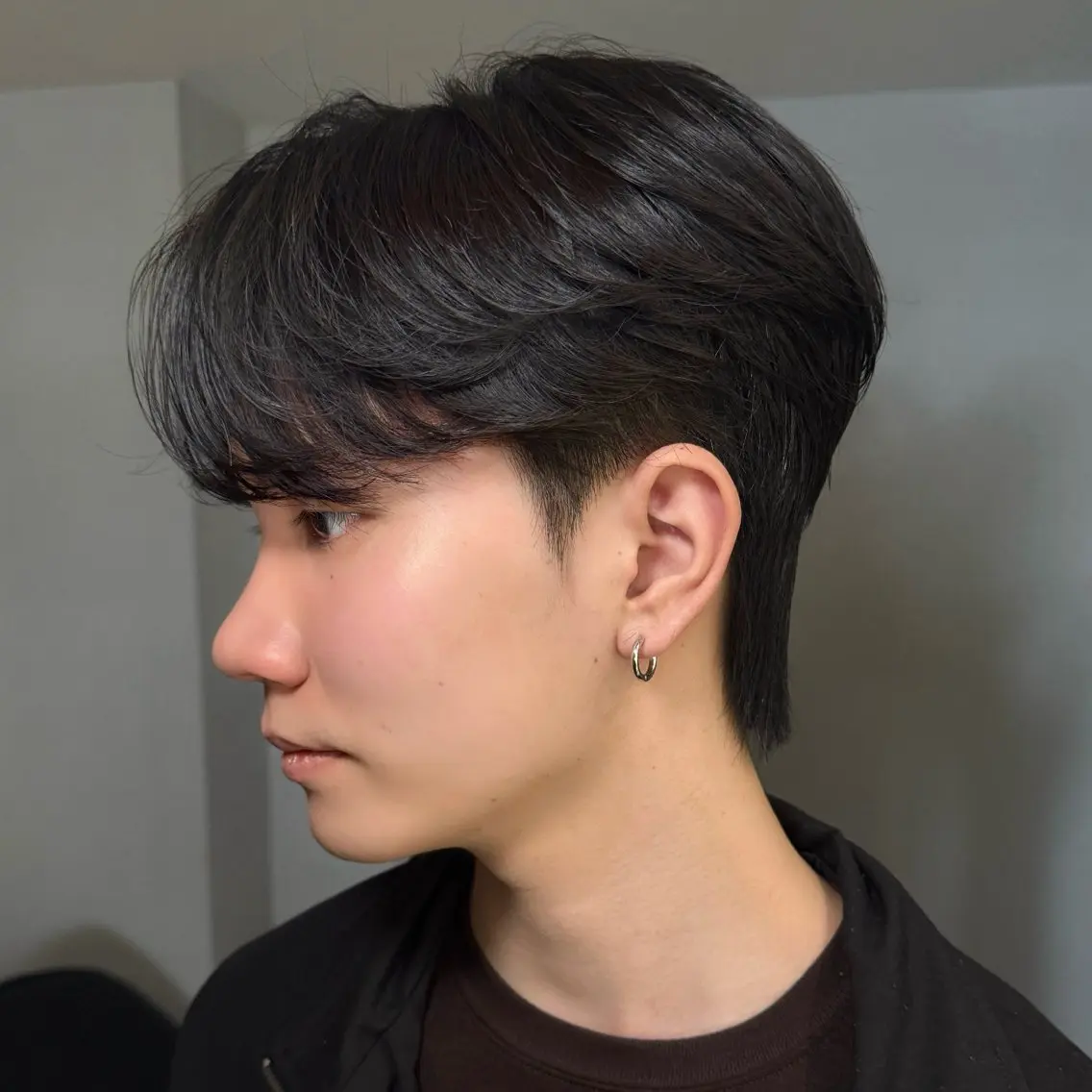 メンズ センターパート ダウンパーマ フェザーパーマ メンズ韓国風 マッシュ カット パーマ センターパート特化/ メンズカット/ヒロキのヘアスタイル