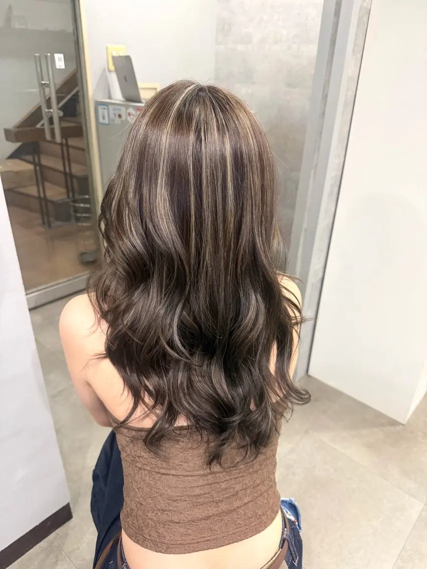 ロング カラー バレイヤージュ ブリーチ ケアブリーチ デザインカラー ダブルカラー 寺嶋 貴大のヘアスタイル